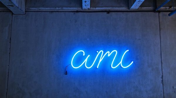 Top 5 raisons pour lesquelles un néon mural revitalise votre décor
